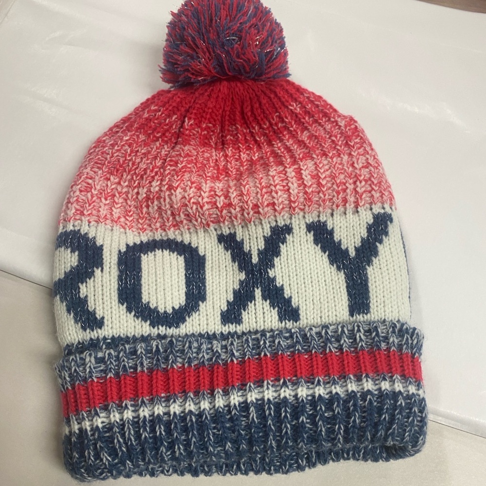 Roxy Pom Pom Beanie